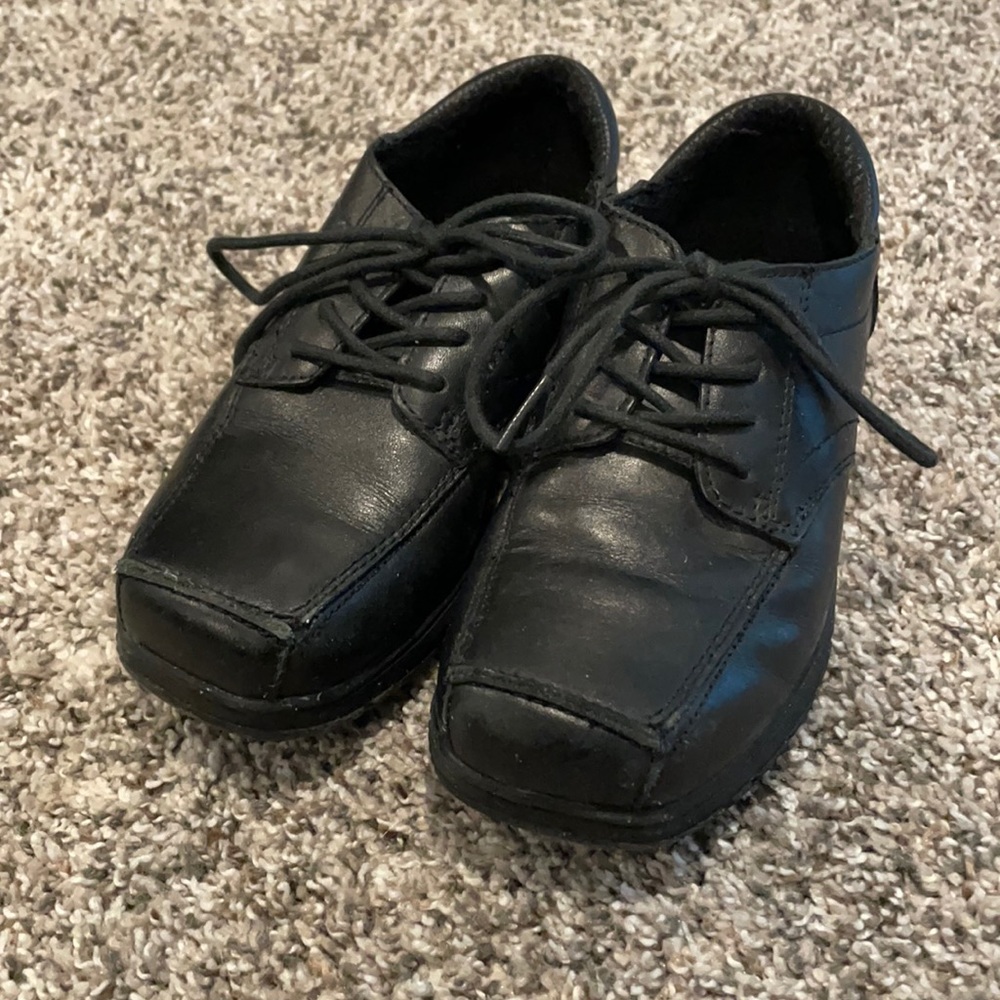 Kids Kenneth Cole Dress Shoes. Size 12.5